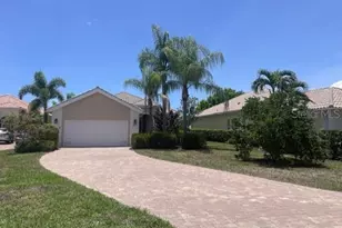 11818 Fiore Ln, Sarasota, FL 34238 - Photo 2