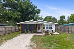 980 Charlotte Ave, Sarasota, FL 34237 - Photo 1
