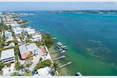 106 11th Street S, Bradenton Beach, FL 34217 - Photo 4