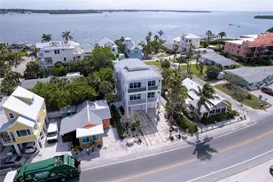 106 11th St S, Bradenton Beach, FL 34217 - Photo 14