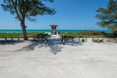106 11th Street S, Bradenton Beach, FL 34217 - Photo 44
