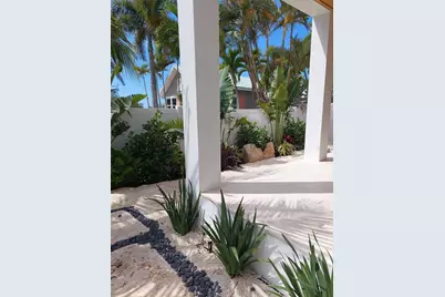 106 11th Street S, Bradenton Beach, FL 34217 - Photo 16