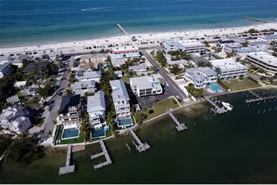 106 11th Street S, Bradenton Beach, FL 34217 - Photo 4