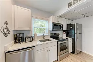 101 25th St N, Bradenton Beach, FL 34217 - Photo 12
