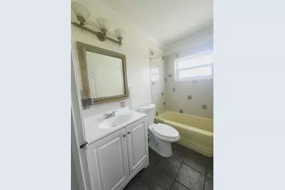 2023 Gold Avenue, Sarasota, FL 34235 - Photo 12