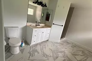 7910 Kennedy Ln, Sarasota, FL 34240 - Photo 18