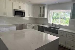 7910 Kennedy Ln, Sarasota, FL 34240 - Photo 4