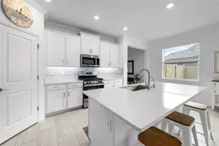 12657 Tahitian Pearl Cir, Parrish, FL 34219 - Photo 8