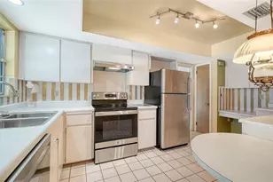 621 Alhambra Rd, Venice, FL 34285 - Photo 16