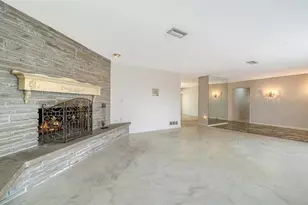 621 Alhambra Rd, Venice, FL 34285 - Photo 12