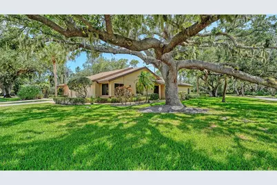 4652 Oak Hollow Drive #19, Sarasota, FL 34241 - Photo 2