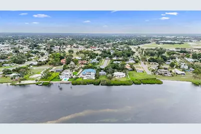 7538 Westmoreland Drive, Sarasota, FL 34243 - Photo 10