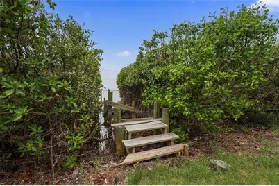 7538 Westmoreland Drive, Sarasota, FL 34243 - Photo 14