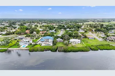 7538 Westmoreland Drive, Sarasota, FL 34243 - Photo 8