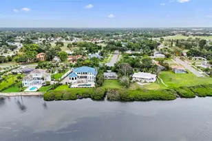 7538 Westmoreland Dr, Sarasota, FL 34243 - Photo 8