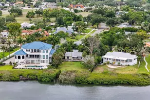 7538 Westmoreland Dr, Sarasota, FL 34243 - Photo 2