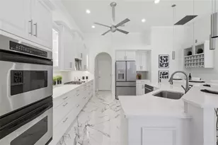 7920 Royal Queensland Way, Lakewood Ranch, FL 34202 - Photo 14