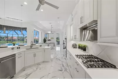 7920 Royal Queensland Way, Lakewood Ranch, FL 34202 - Photo 16