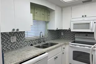 3751 S School Ave, Sarasota, FL 34239 - Photo 2