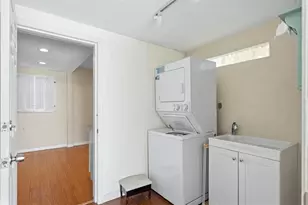 3262 Brockton Ln, Sarasota, FL 34239 - Photo 24