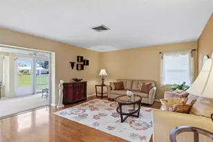3262 Brockton Ln, Sarasota, FL 34239 - Photo 8