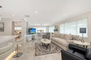 1900 Benjamin Franklin Dr, Sarasota, FL 34236 - Photo 8