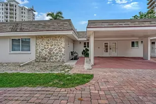 1900 Benjamin Franklin Dr, Sarasota, FL 34236 - Photo 2