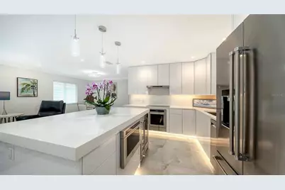 1900 Benjamin Franklin Drive #V11, Sarasota, FL 34236 - Photo 12
