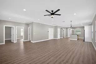 7977 49th Ave N, Saint Petersburg, FL 33709 - Photo 8