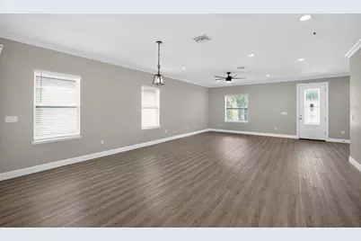 7977 49th Avenue N, Saint Petersburg, FL 33709 - Photo 10