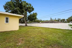 1006 De Leo Dr, Sarasota, FL 34243 - Photo 26