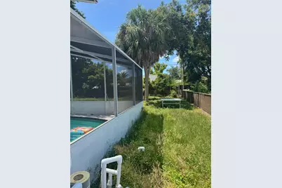 820 Pineland Avenue, Venice, FL 34285 - Photo 14