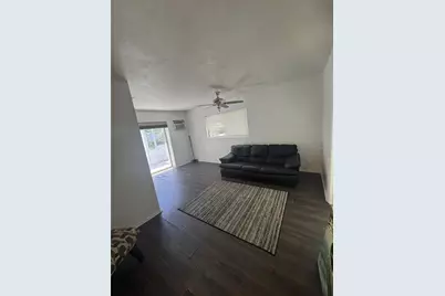 820 Pineland Avenue, Venice, FL 34285 - Photo 6