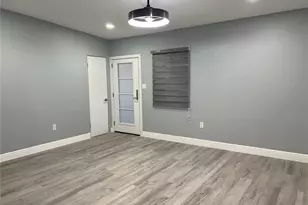 1746 8th St, Sarasota, FL 34236 - Photo 10