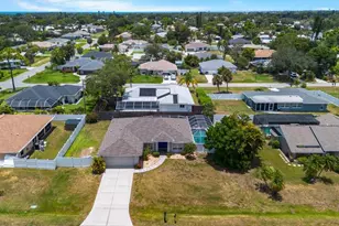 756 W Baffin Dr, Venice, FL 34293 - Photo 4