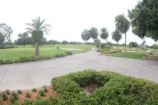 1310 Glen Oaks Dr E, Sarasota, FL 34232 - Photo 24