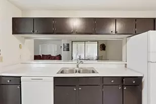 5080 Barrington Cir, Sarasota, FL 34234 - Photo 8