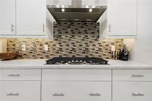 5315 San Remo Cir, Wimauma, FL 33598 - Photo 18