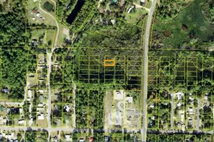 1310 NW 1st St, Carrabelle, FL 32322 - Photo 1