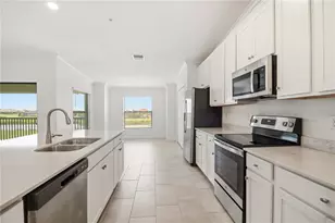 5695 Palmer Cir, Bradenton, FL 34211 - Photo 10