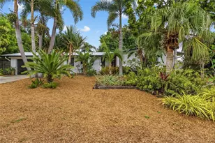 2605 Botany Ave, Sarasota, FL 34239 - Photo 2