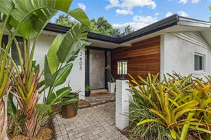 2605 Botany Ave, Sarasota, FL 34239 - Photo 4