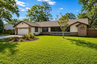 9502 59th Ave E, Bradenton, FL 34202 - Photo 2