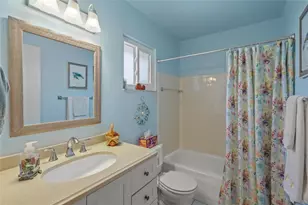 1325 Glen Oaks Dr E, Sarasota, FL 34232 - Photo 28