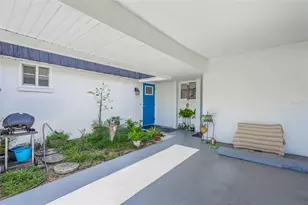 1325 Glen Oaks Dr E, Sarasota, FL 34232 - Photo 2