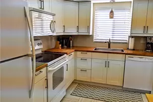 3668 Lake Bayshore Dr, Bradenton, FL 34205 - Photo 4
