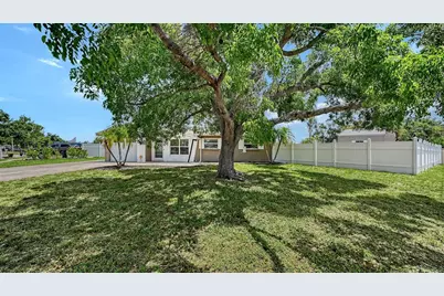 3681 Stokes Dr Drive, Sarasota, FL 34232 - Photo 4