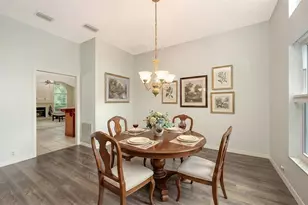 4391 Maplewood Ln, Sarasota, FL 34238 - Photo 12