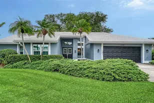 4391 Maplewood Ln, Sarasota, FL 34238 - Photo 2