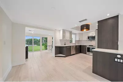 4271 Lago Way, Sarasota, FL 34241 - Photo 10